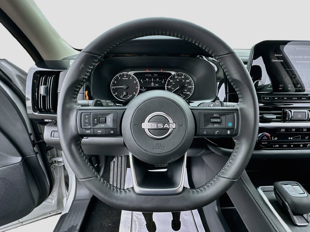 Used 2025 Nissan Pathfinder SV w/ Black Appearance Package FWD image 11