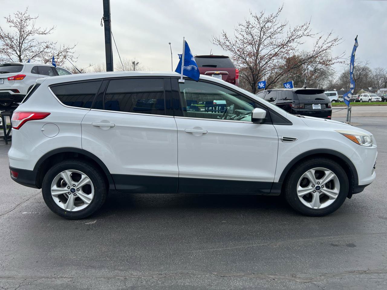 Used 2016 Ford Escape SE FWD image 7