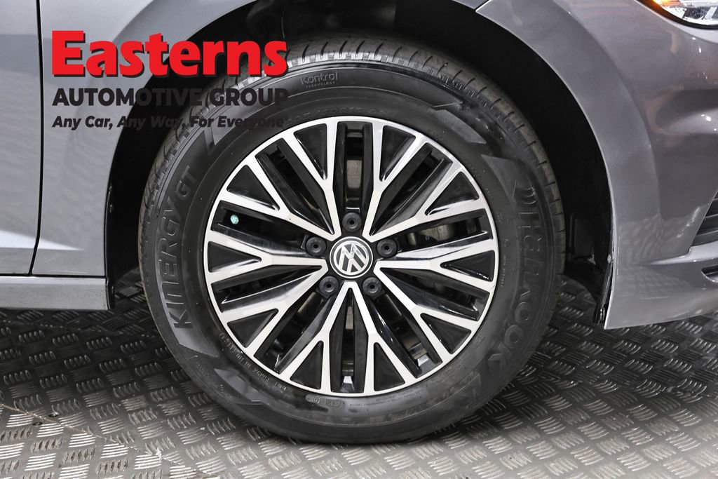 Used 2020 Volkswagen Jetta SE w/ SE Cold Weather Package image 32