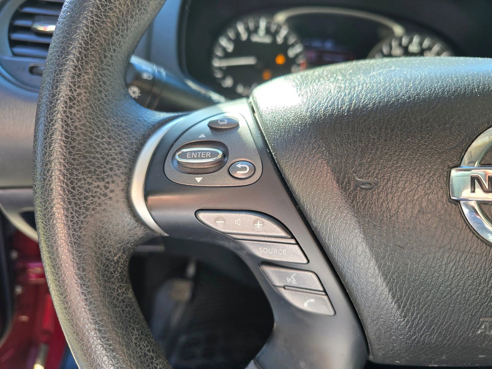 Used 2018 Nissan Pathfinder S AWD/4WD image 23