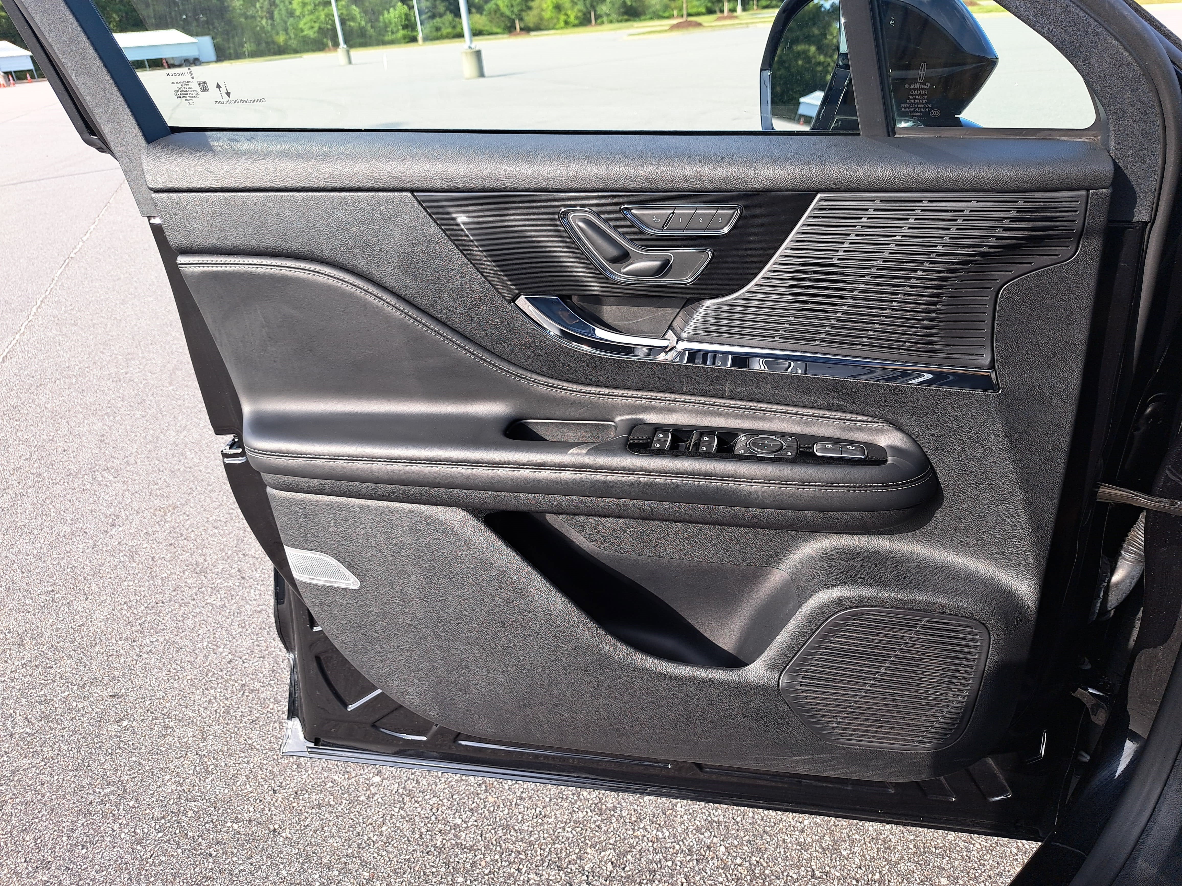 Certified 2022 Lincoln Corsair AWD w/ Premium Package image 28