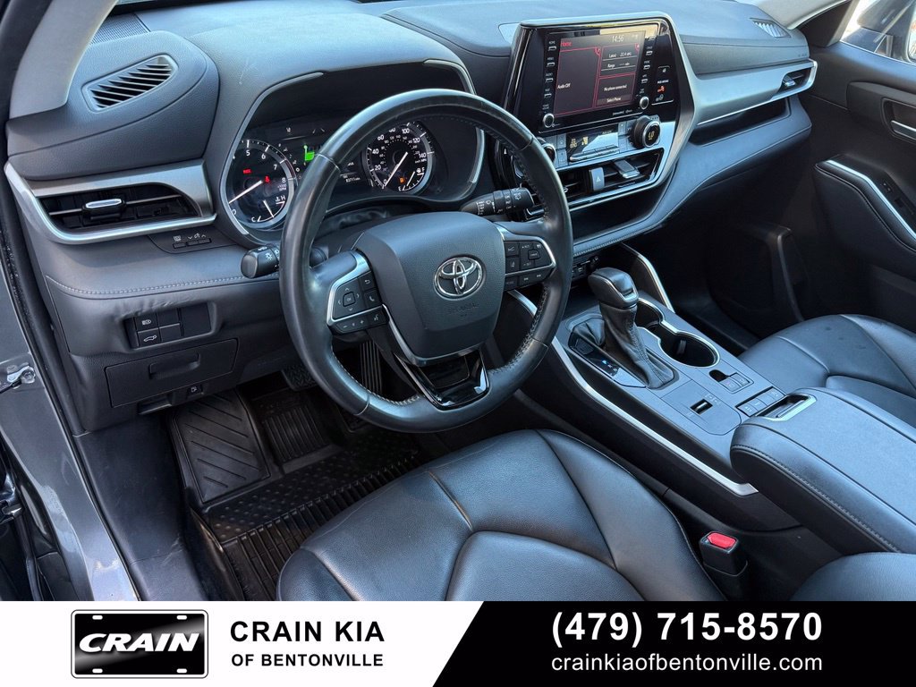 Used 2021 Toyota Highlander XLE FWD image 9