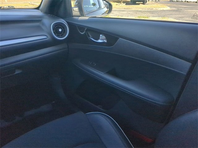 Used 2023 Kia Forte GT-Line w/ GT-Line Premium Package image 19