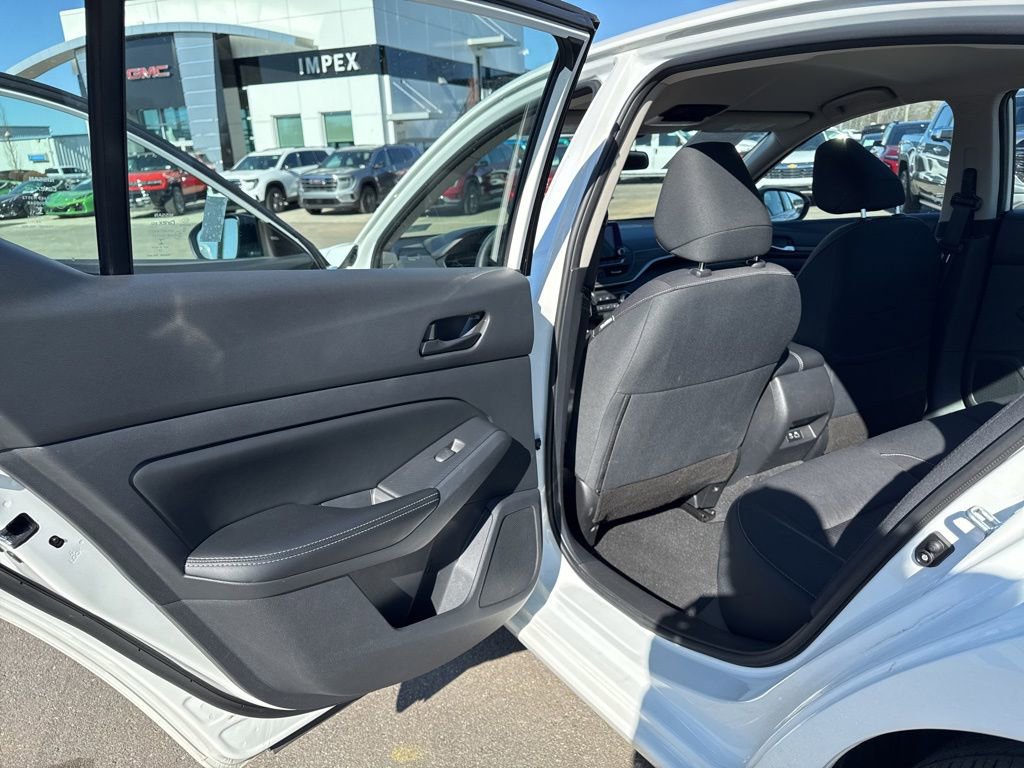 Used 2025 Nissan Altima 2.5 SV image 27