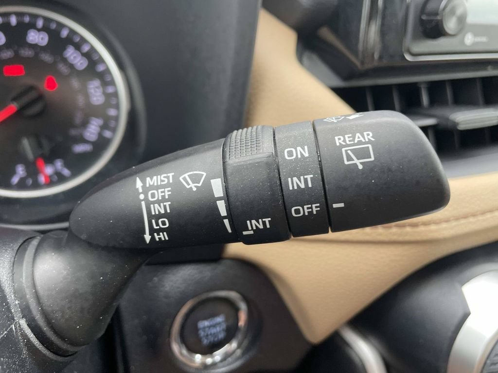 Used 2021 Toyota RAV4 XLE w/ Convenience Package FWD image 34