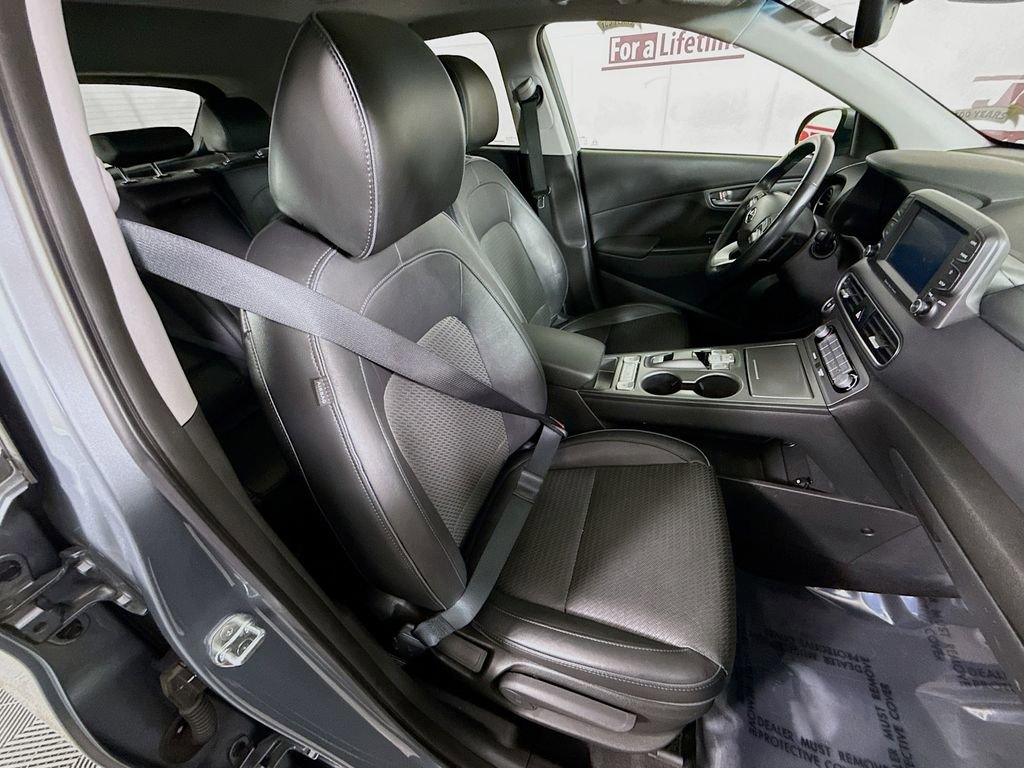 Certified 2021 Hyundai Kona Limited FWD image 31