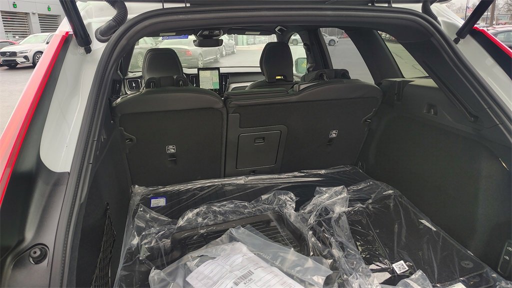 New 2026 Volvo XC60 B5 Ultra w/ Climate Package image 33