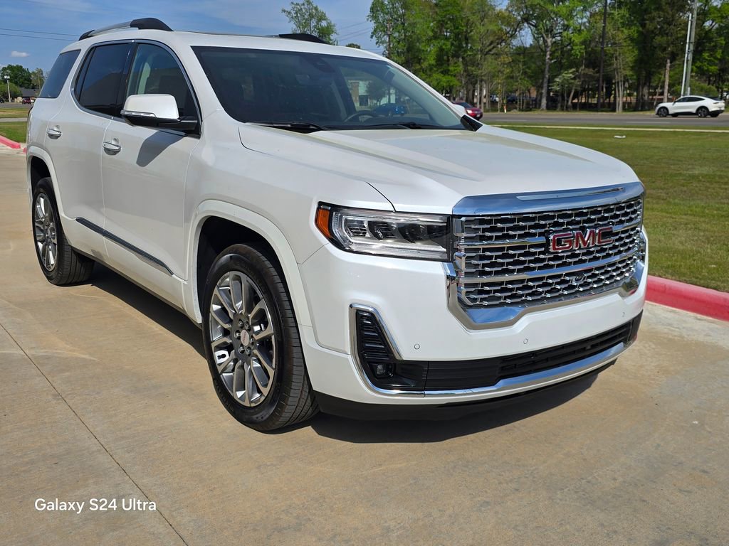Used 2023 GMC Acadia Denali w/ Denali Ultimate Package FWD image 8