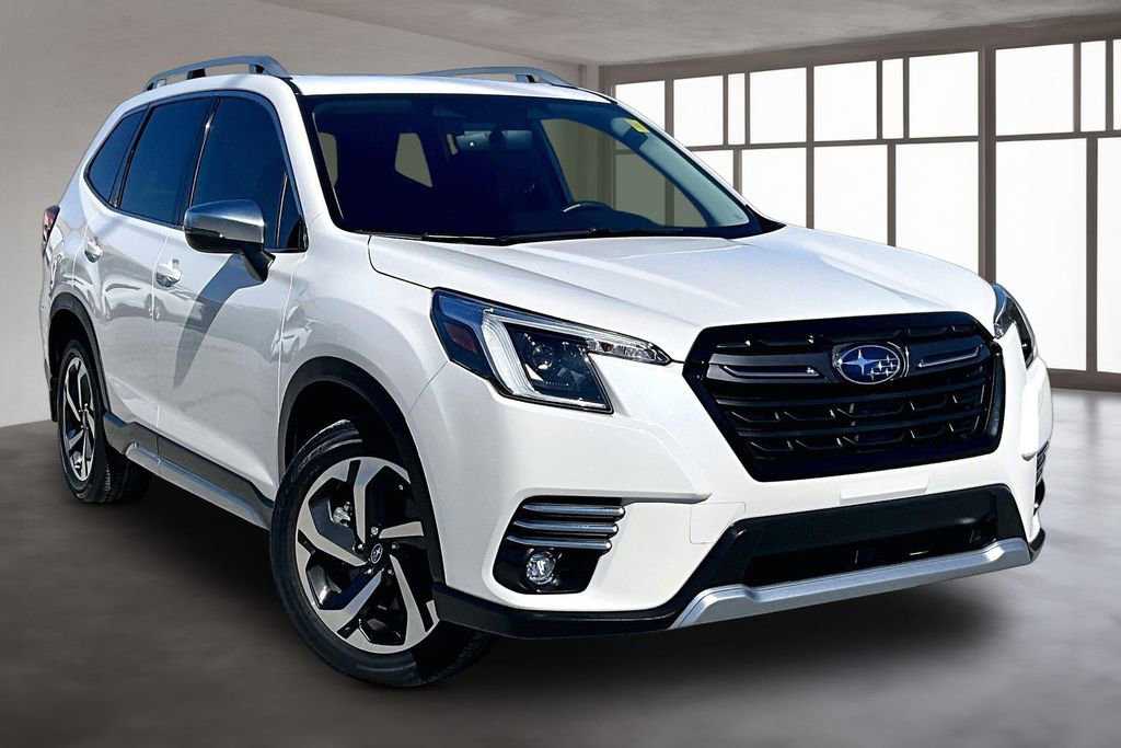 Used 2022 Subaru Forester Touring image 3