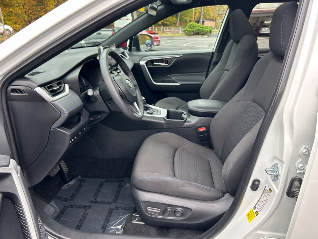 Certified 2024 Toyota RAV4 SE w/ Convenience Package AWD/4WD image 9