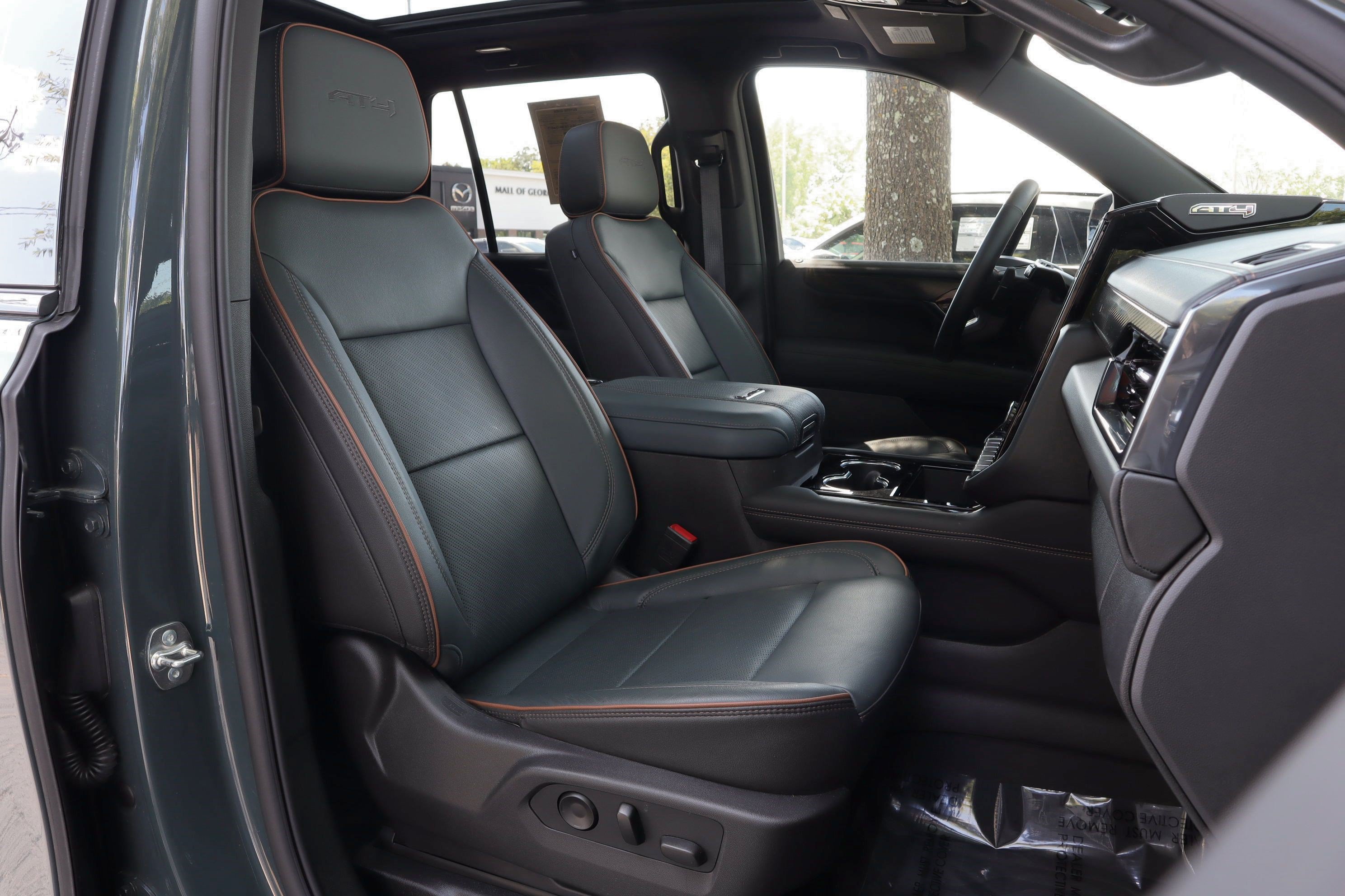 Used 2026 GMC Yukon AT4 AWD/4WD image 29