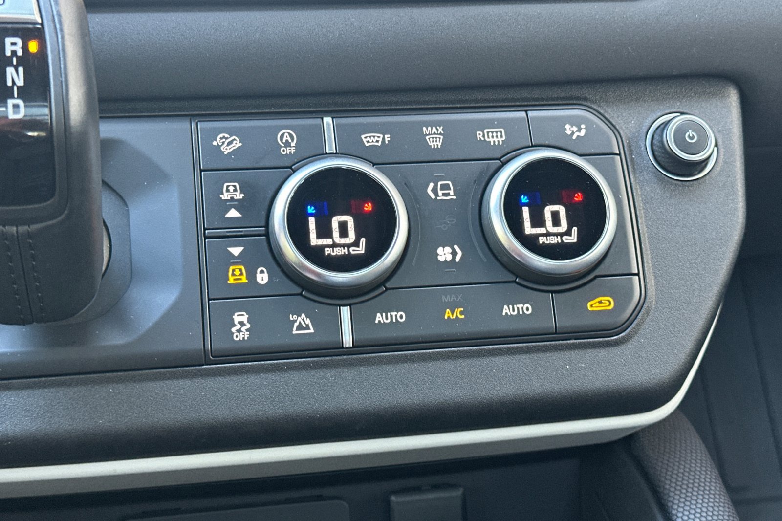 Used 2022 Land Rover Defender 110 Trophy Edition image 25