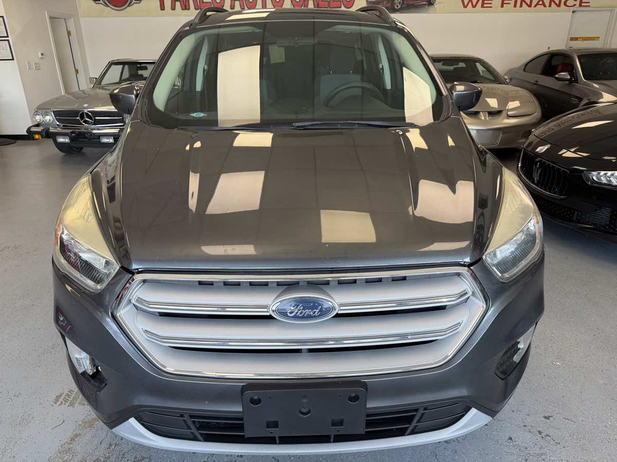Used 2018 Ford Escape SE AWD/4WD image 2
