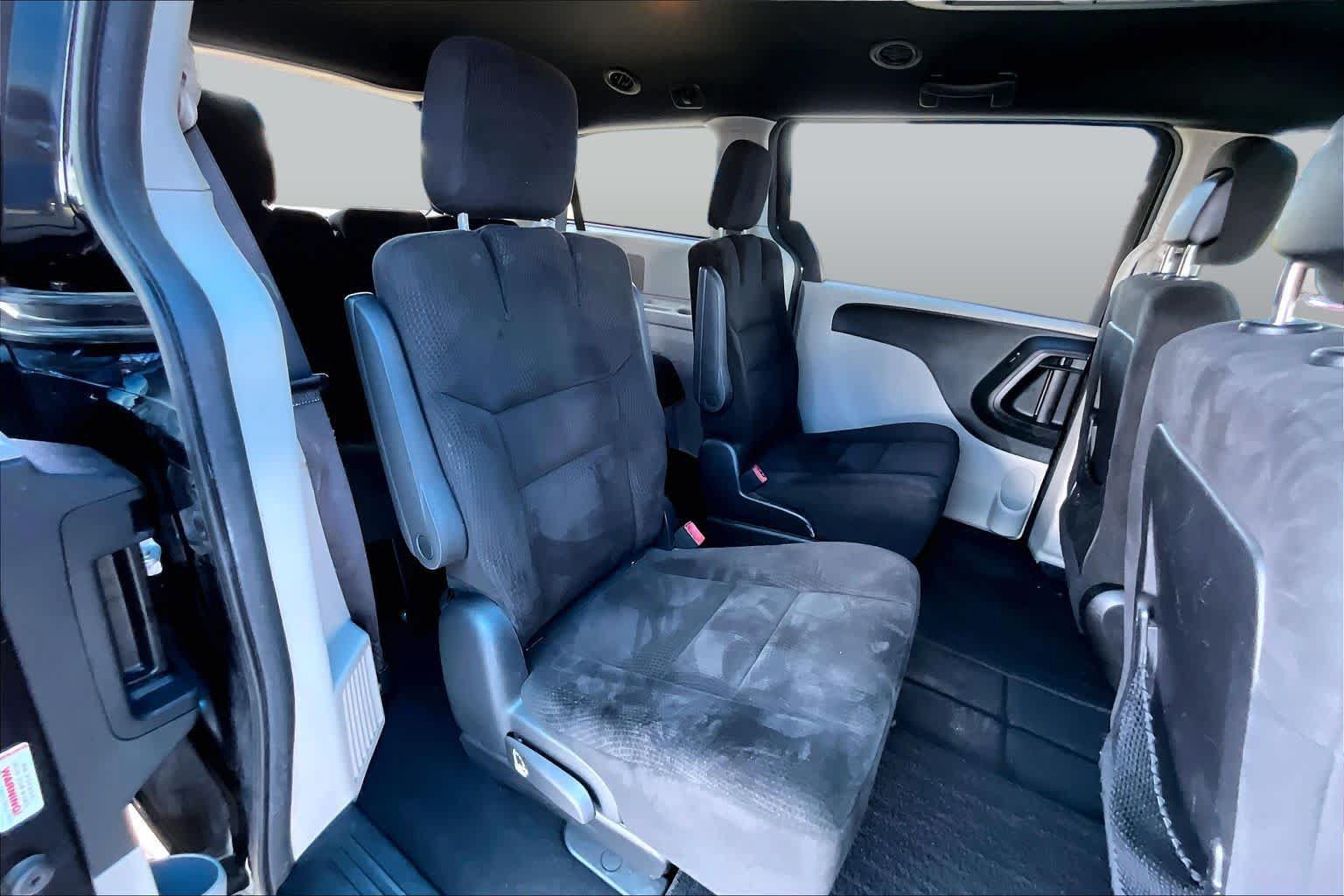 Used 2015 Dodge Grand Caravan SE FWD image 19