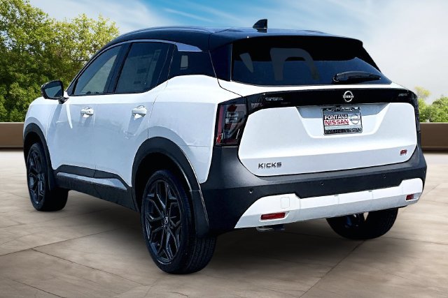 New 2026 Nissan Kicks SR FWD image 3