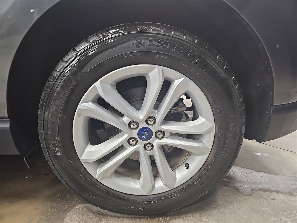 Used 2020 Ford Edge SEL w/ Convenience Package image 32