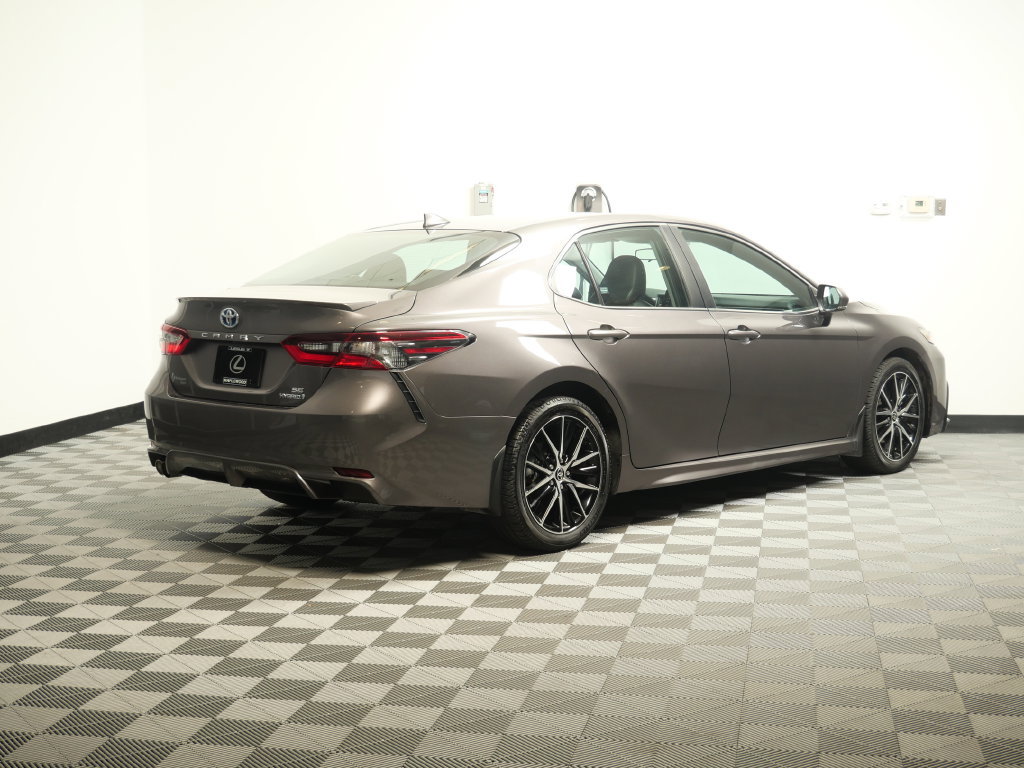 Used 2023 Toyota Camry SE w/ Cold Weather Package FWD image 8