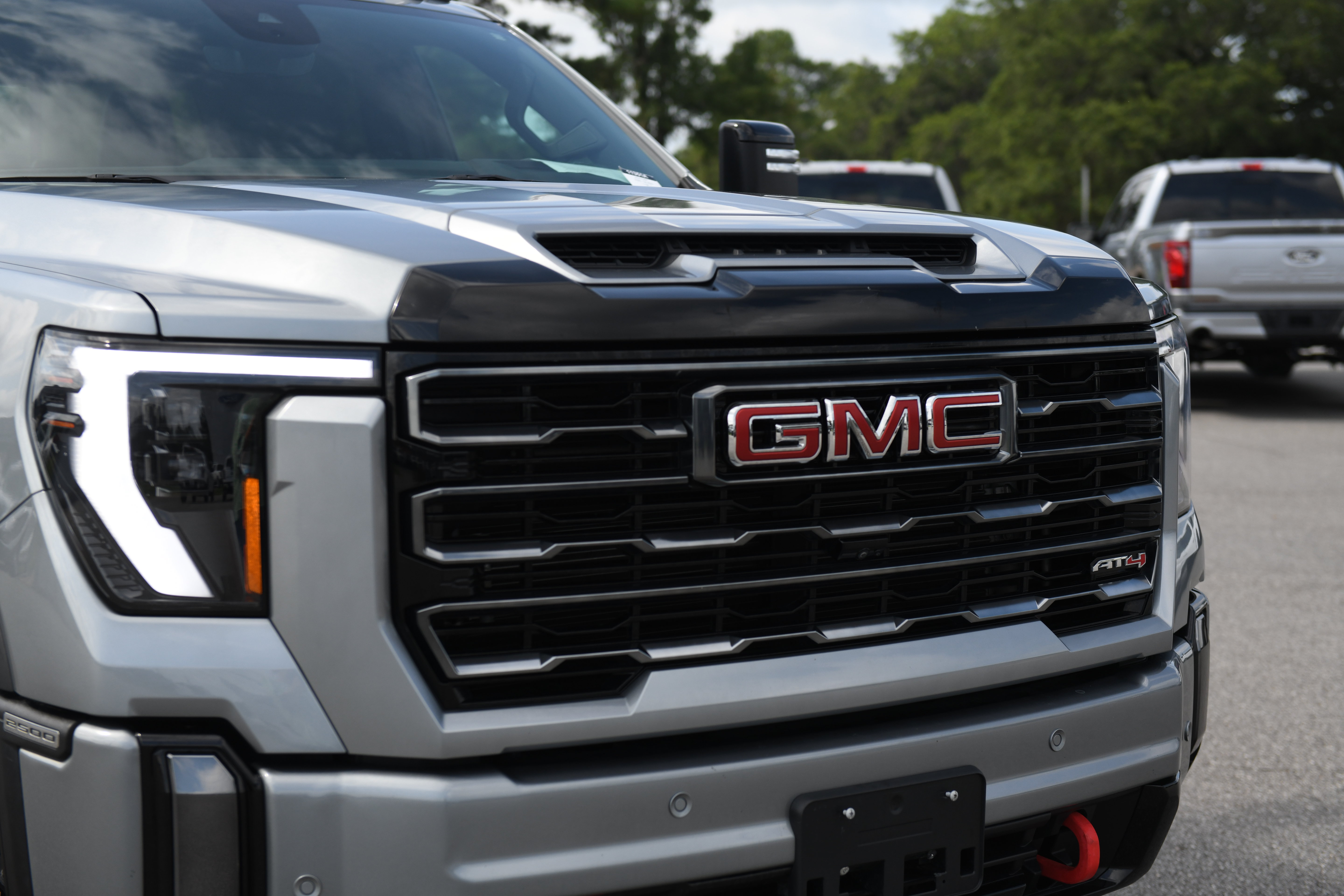 Used 2024 GMC Sierra 2500 AT4 w/ AT4 Premium Plus Package AWD/4WD image 5