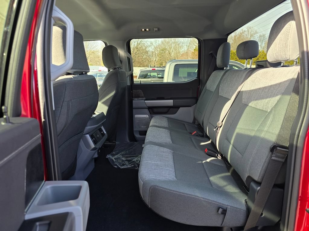 New 2026 Ford F250 XLT w/ XLT Premium Package AWD/4WD image 18
