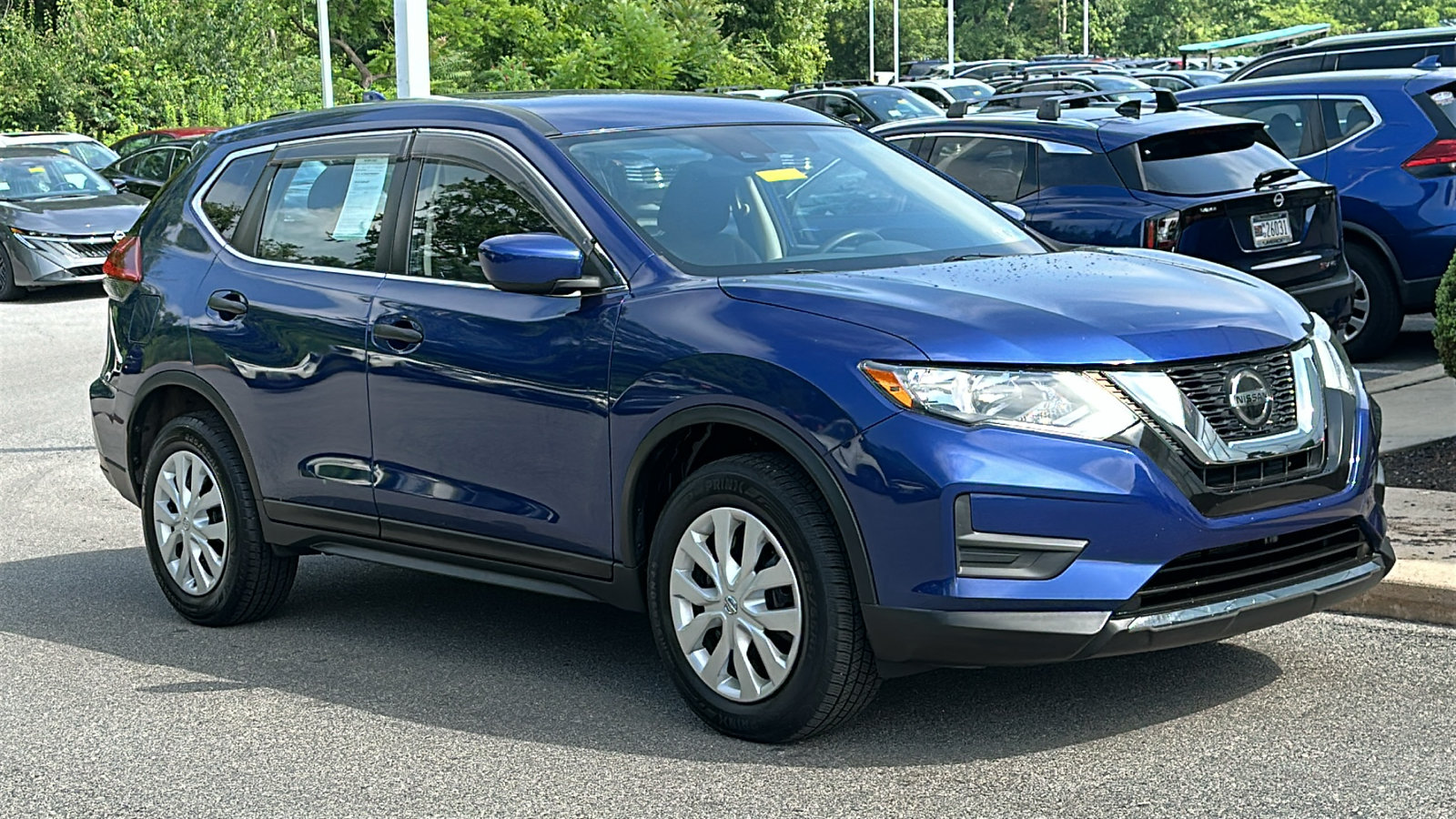 Used 2019 Nissan Rogue S AWD/4WD image 2