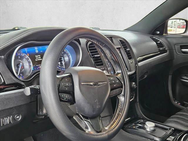 Used 2021 Chrysler 300 S w/ S Model Appearance Package RWD image 9
