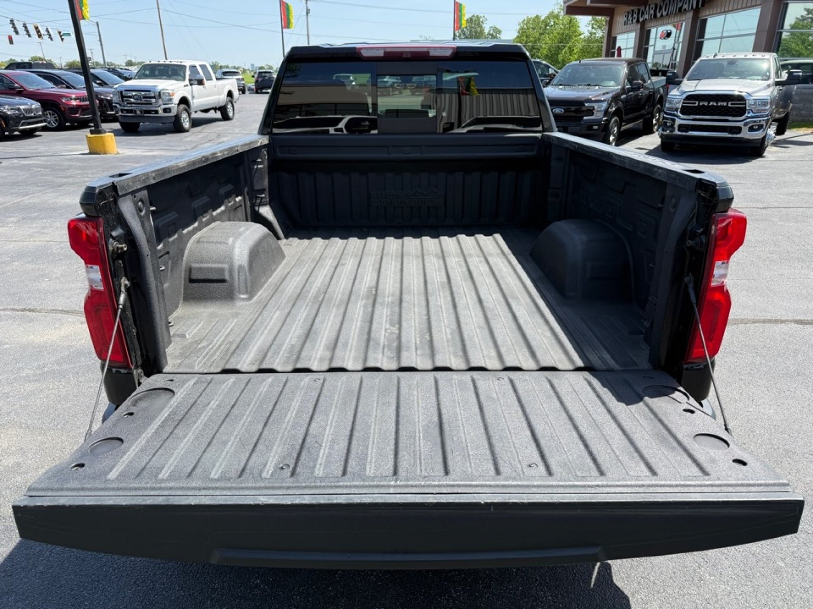 Used 2019 Chevrolet Silverado 1500 High Country w/ Technology Package AWD/4WD image 42