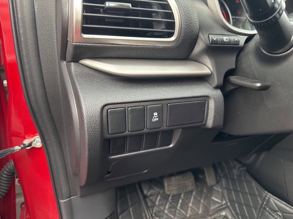 Used 2020 Mitsubishi Eclipse Cross LE image 16