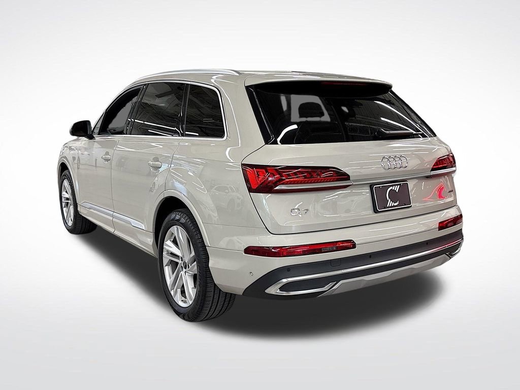 Used 2023 Audi Q7 2.0T Premium w/ Convenience Package image 3