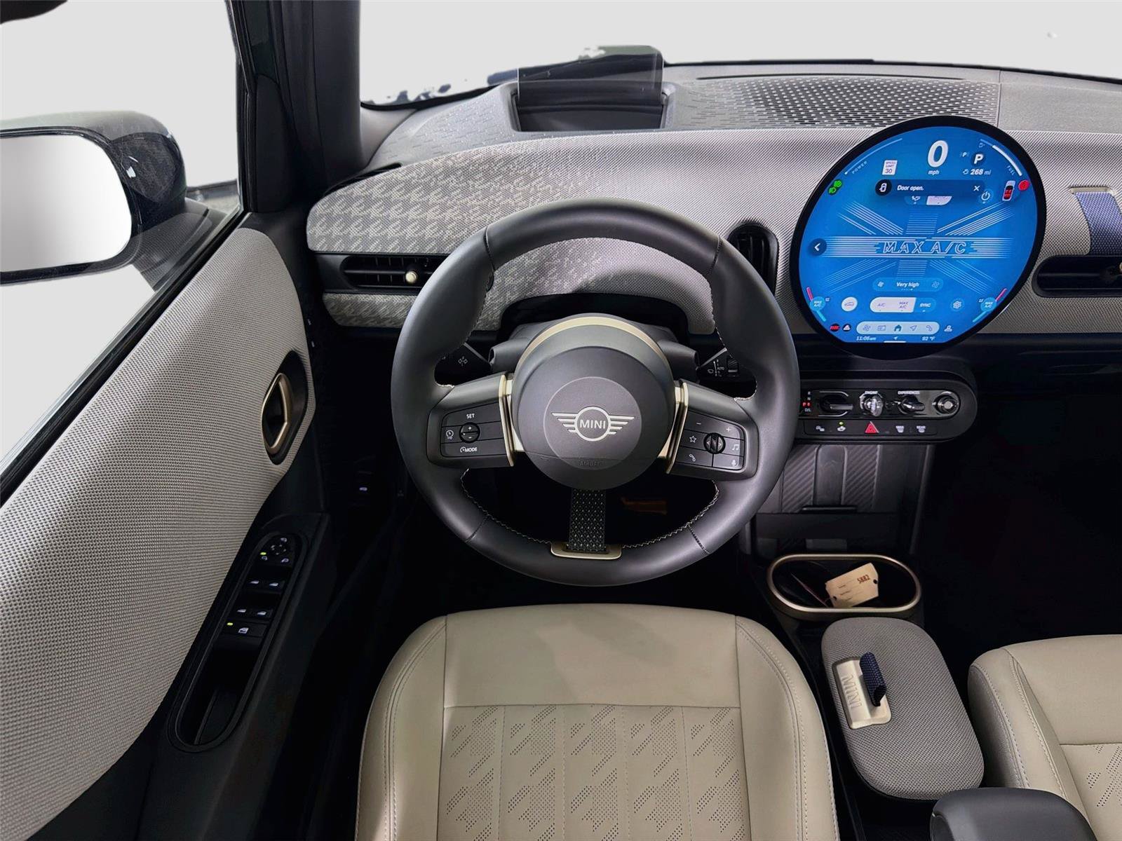 Used 2025 MINI Cooper 4-Door Hardtop FWD image 19