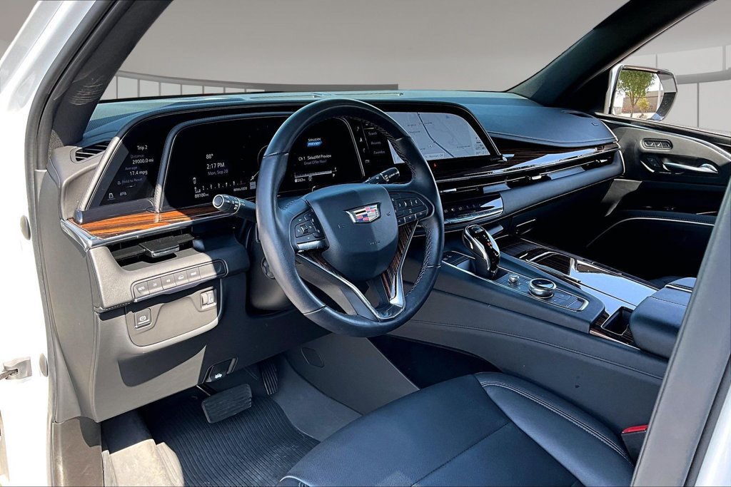 Used 2021 Cadillac Escalade Luxury AWD/4WD image 13