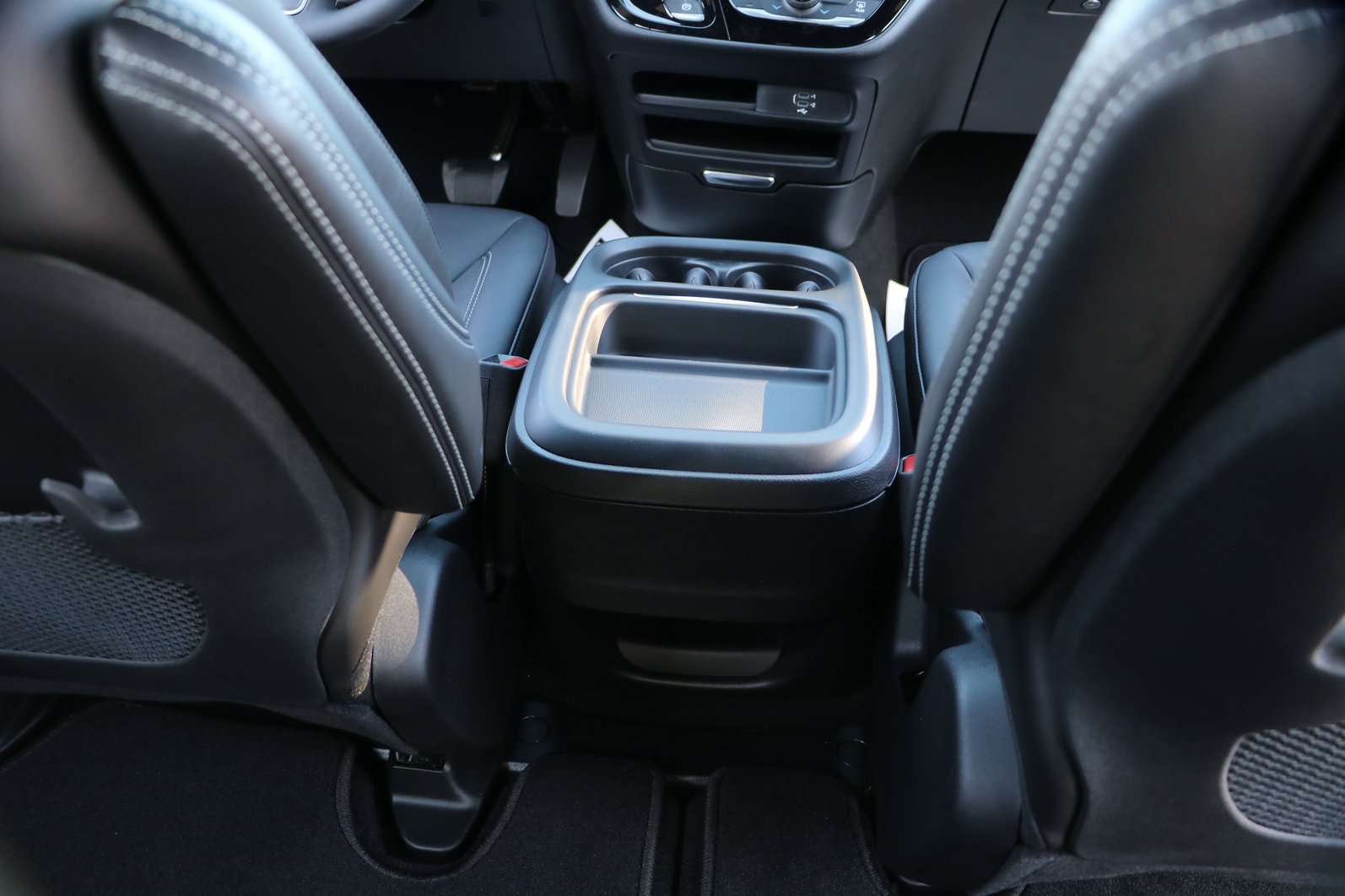 New 2027 Chrysler Pacifica LX FWD image 31