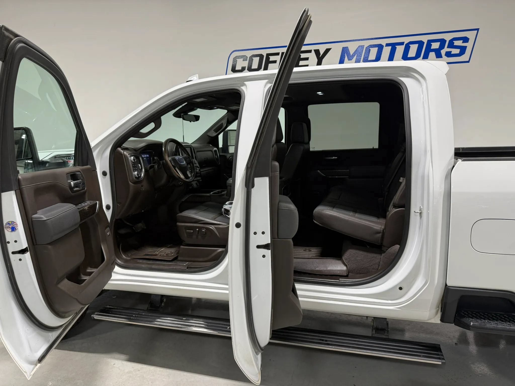 Used 2022 GMC Sierra 2500 Denali w/ Denali Ultimate Package AWD/4WD image 14