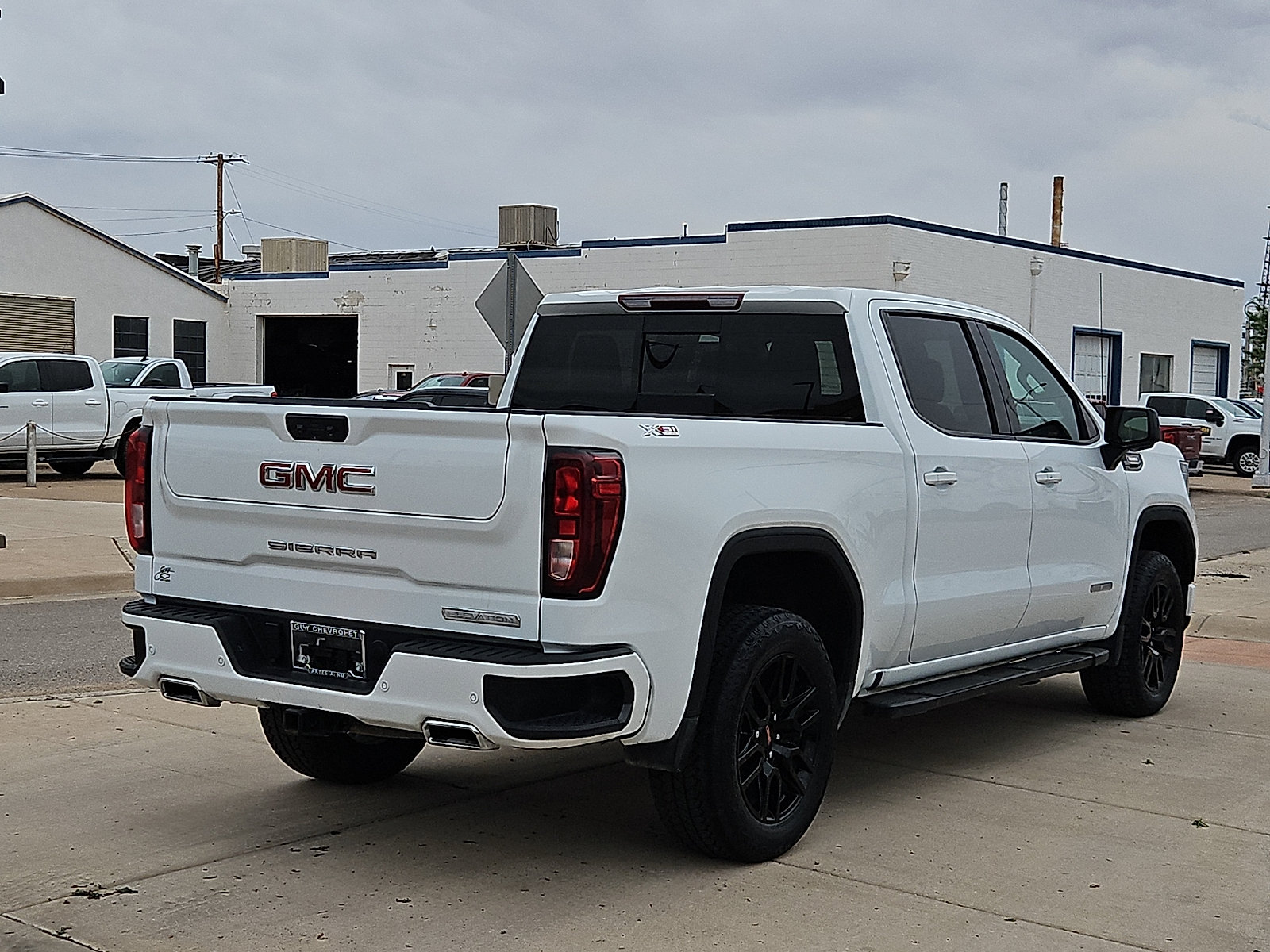 Used 2023 GMC Sierra 1500 Elevation w/ Elevation Premium Package AWD/4WD image 4