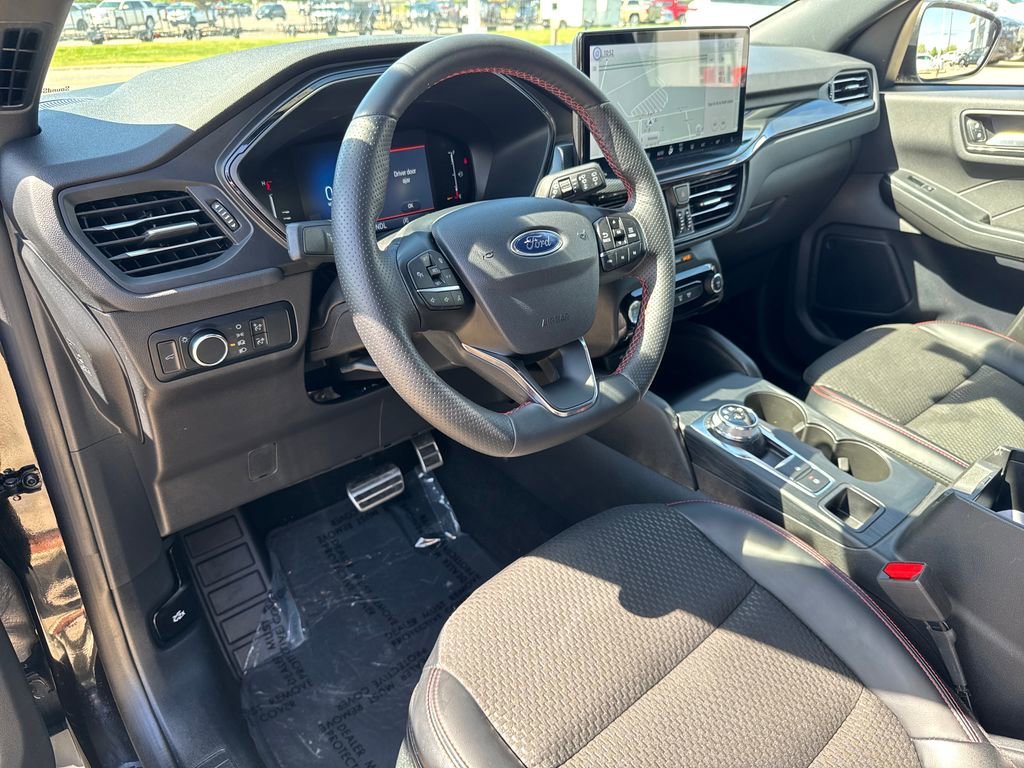 Used 2024 Ford Escape ST-Line w/ Tech Pack #1 AWD/4WD image 12
