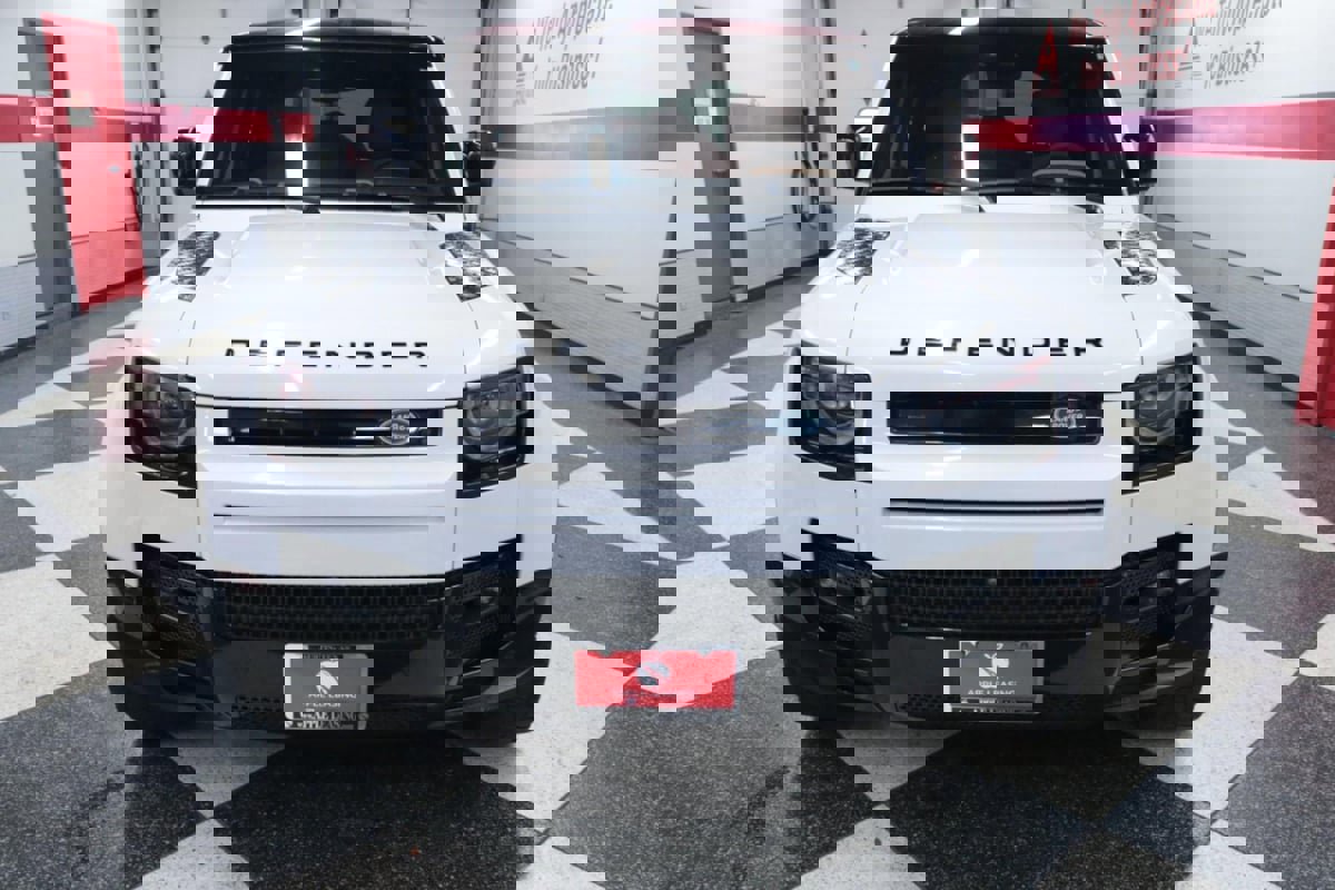 Used 2023 Land Rover Defender 110 V8 image 39