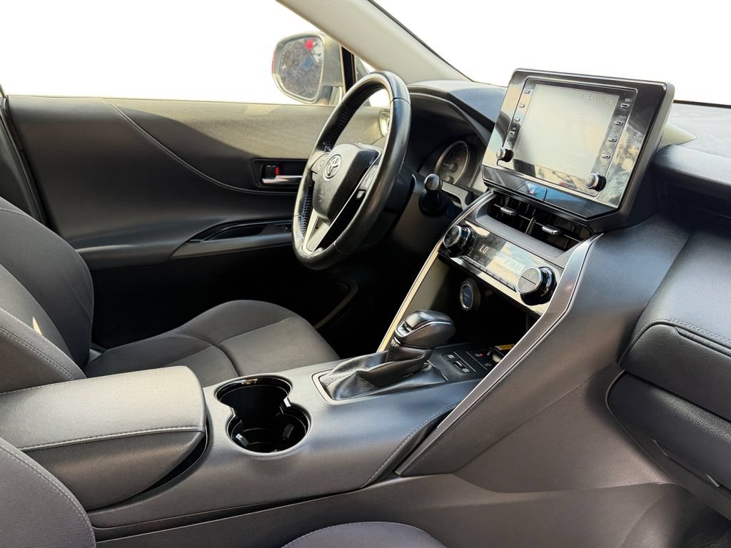 Used 2021 Toyota Venza LE AWD/4WD image 7