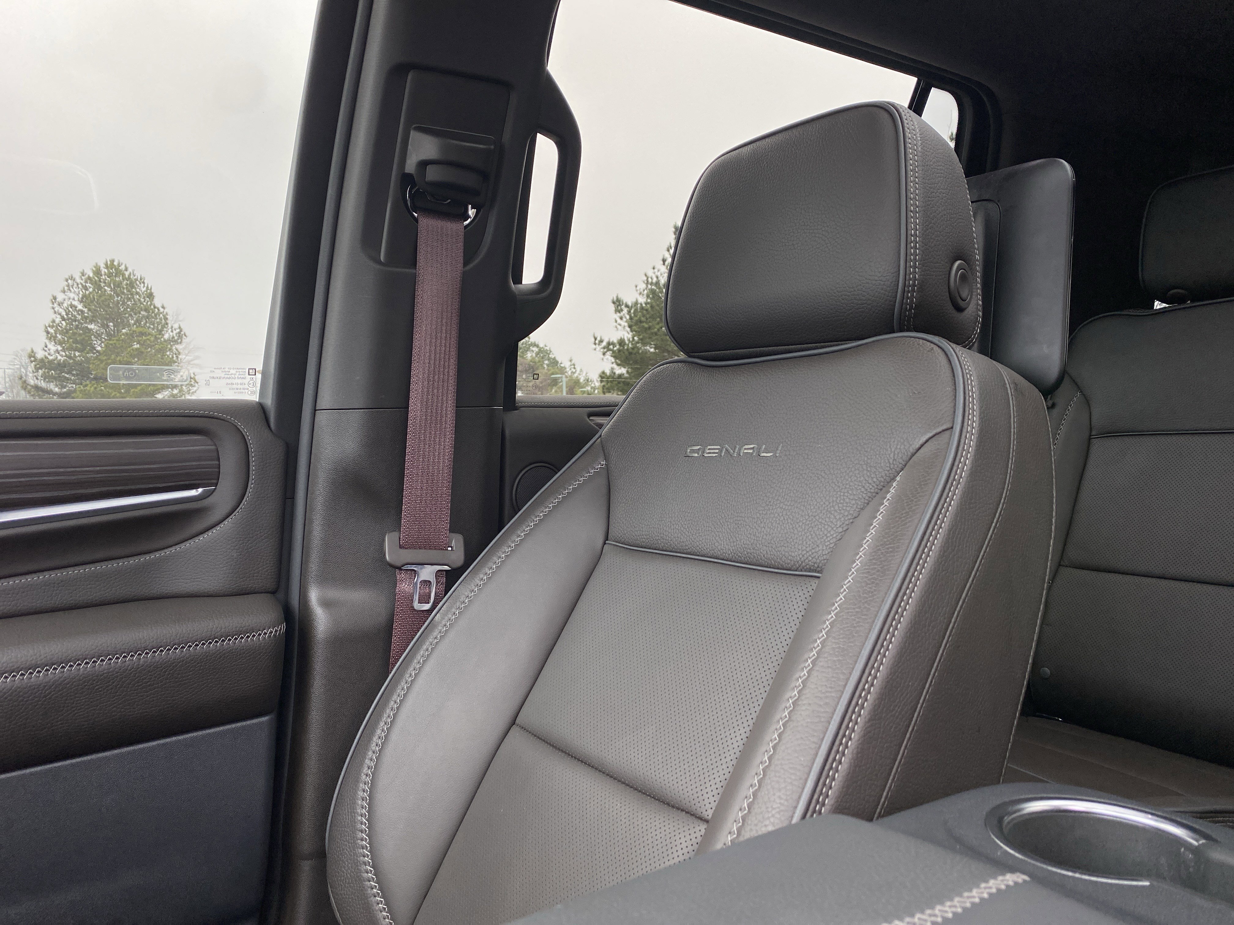 Used 2024 GMC Yukon Denali w/ Denali Reserve Package image 32