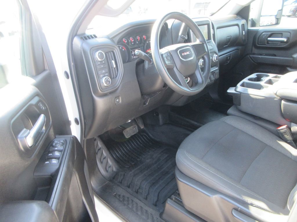 Used 2024 GMC Sierra 2500 Pro w/ Convenience Package image 16