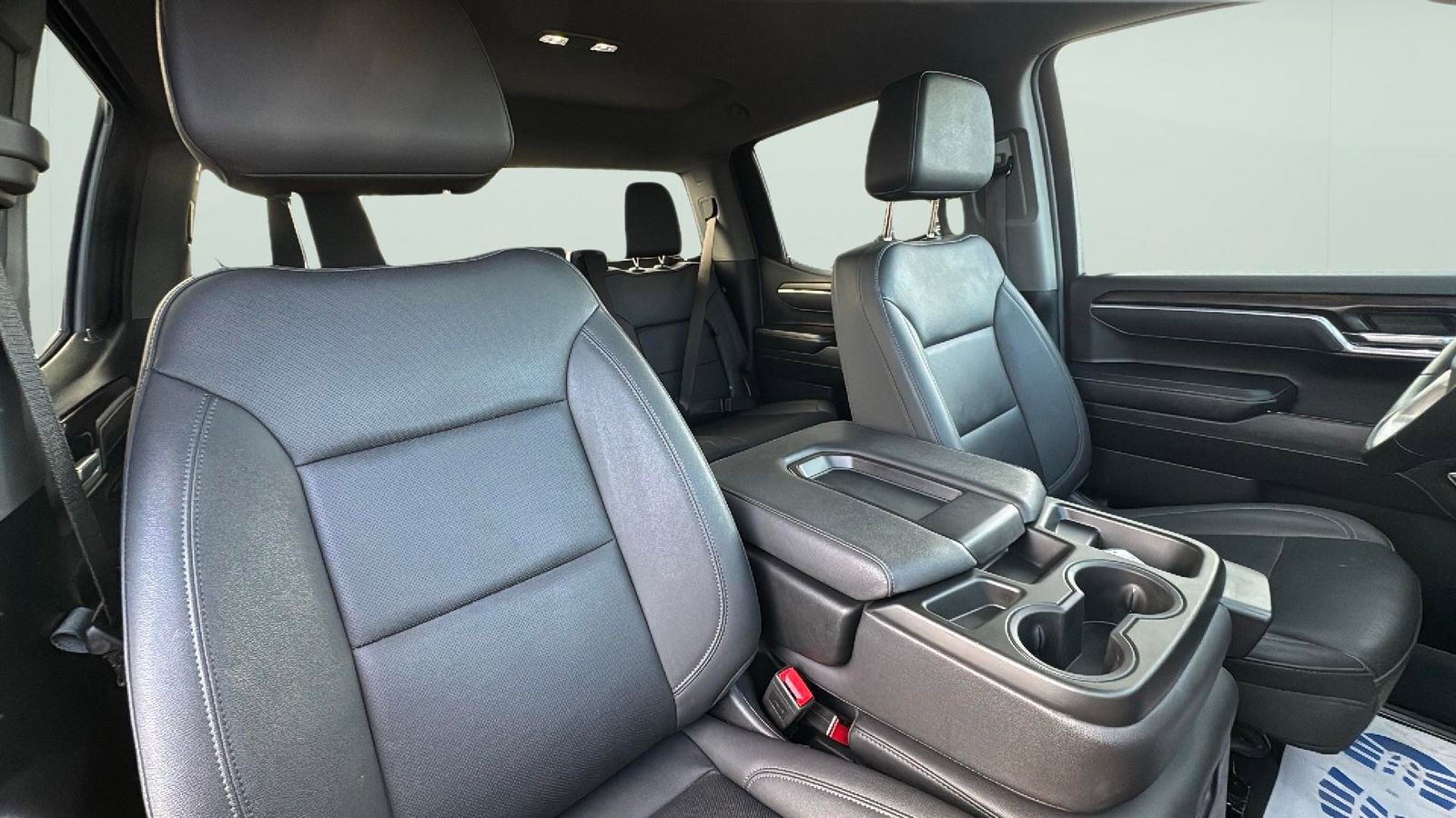 Used 2025 GMC Sierra 1500 SLT AWD/4WD image 21