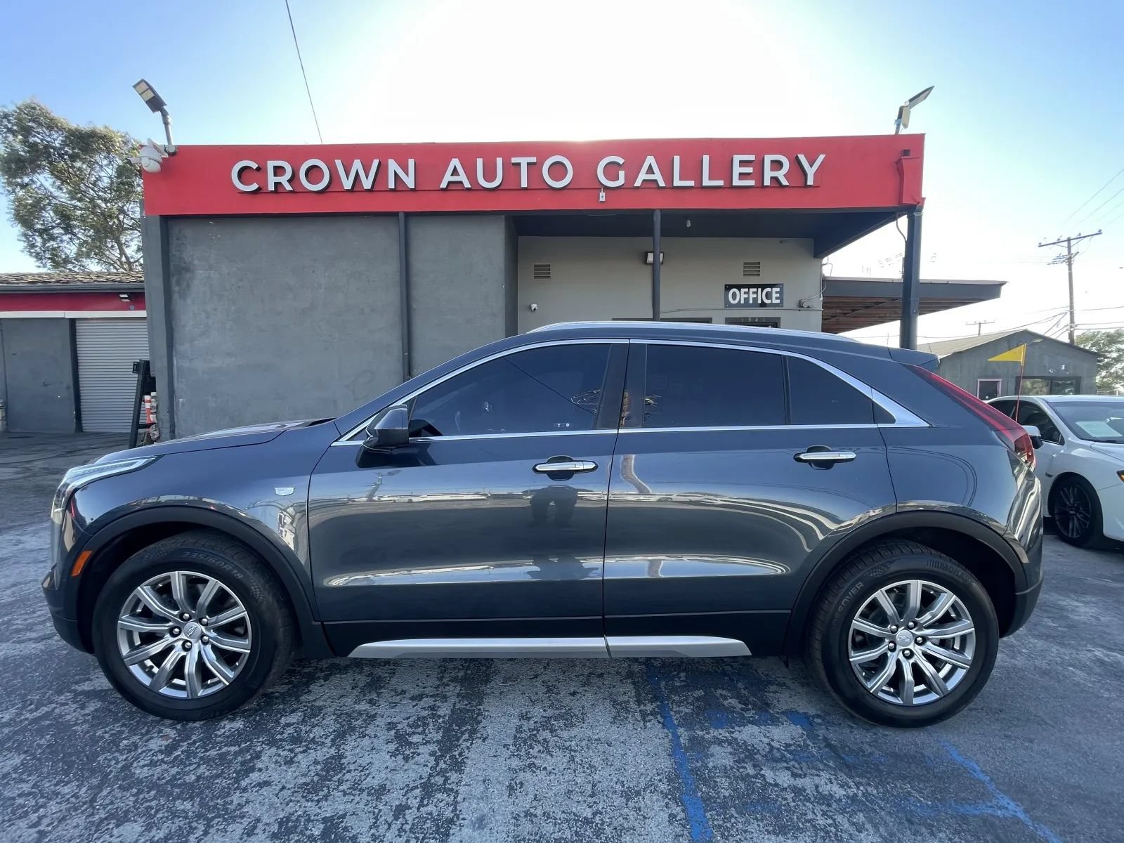 Used 2019 Cadillac XT4 Premium Luxury w/ Cold Weather Package FWD image 6