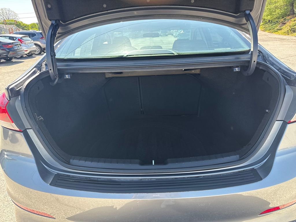 Used 2018 Hyundai Elantra SE FWD image 22