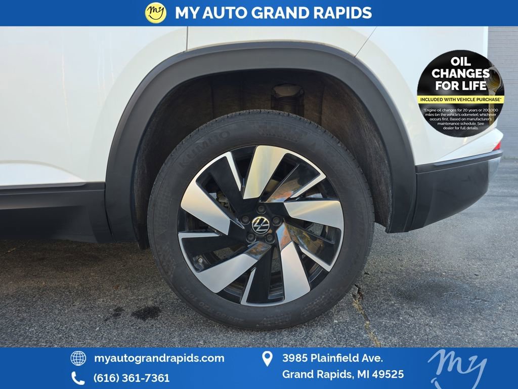 Used 2024 Volkswagen Atlas Cross Sport SE image 29