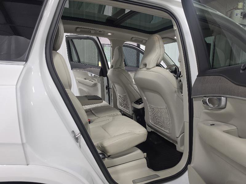 Used 2023 Volvo XC90 B6 Ultimate w/ Protection Package Premier AWD/4WD image 15