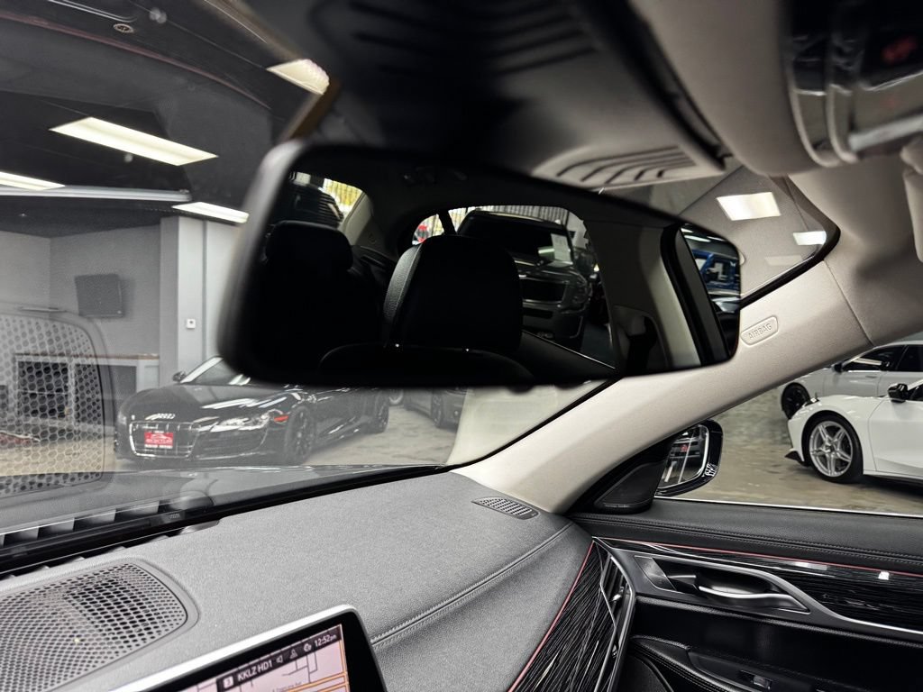 Used 2022 BMW 740i RWD image 28