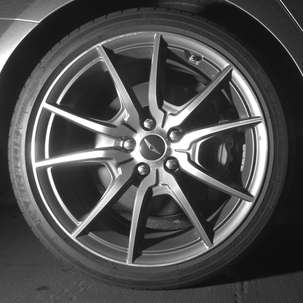 Used 2025 Genesis G70 2.5T image 15