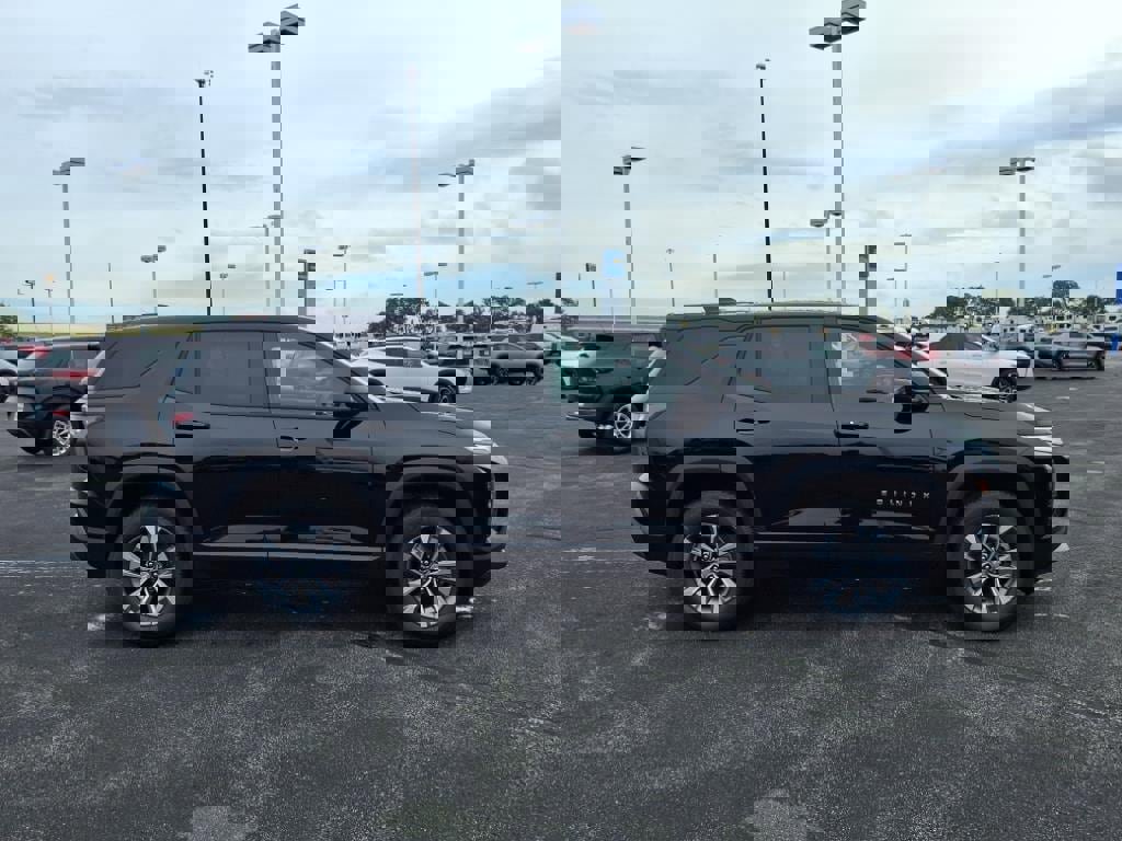 New 2026 Chevrolet Equinox LT image 2