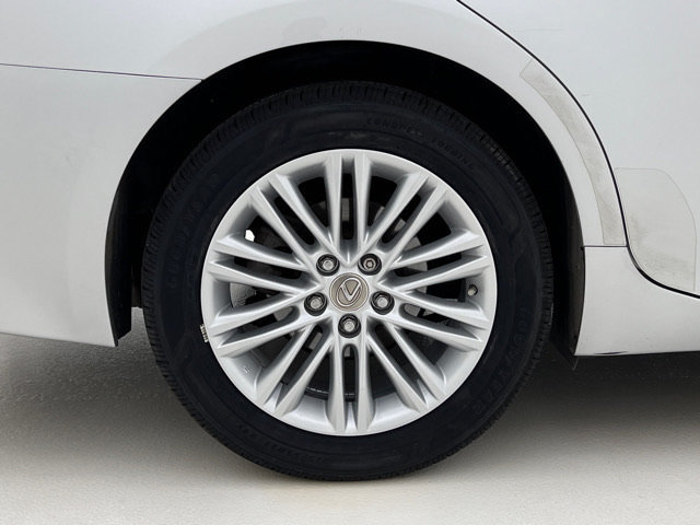 Used 2013 Lexus ES 350 w/ Luxury Pkg FWD image 29