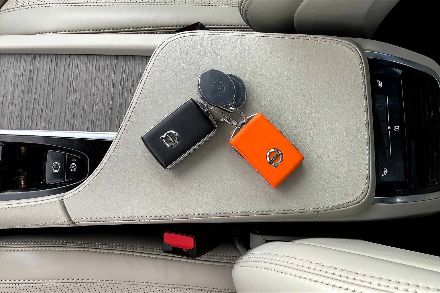 Used 2022 Volvo XC90 T8 Inscription image 14