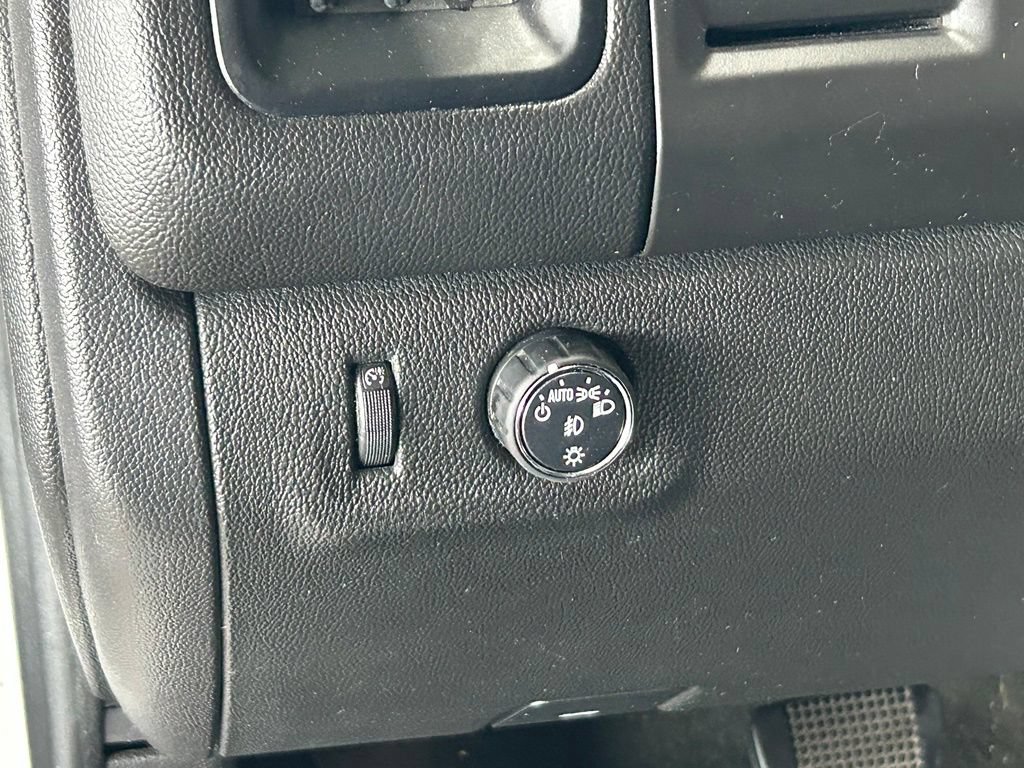 Used 2017 Chevrolet Colorado LT w/ LT Convenience Package RWD image 18