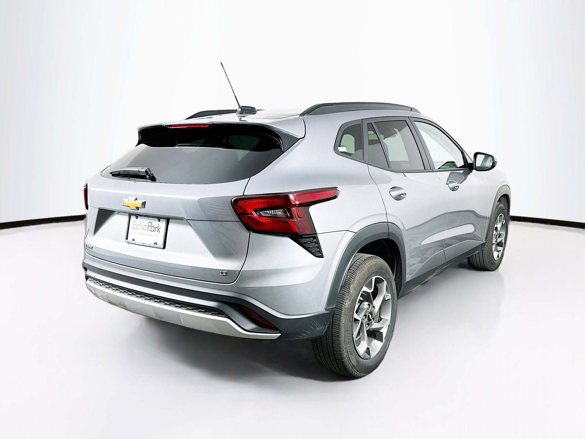 Used 2025 Chevrolet Trax LT image 9